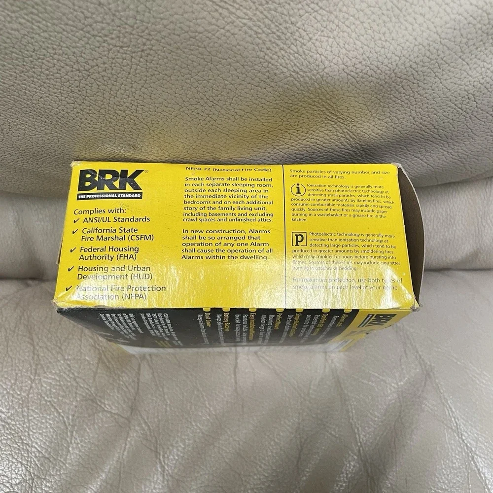 First Alert BRK Cat. 7010B AC Powered Hardwired Smoke Alarm Battery Backup New